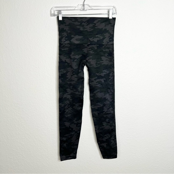 Spanx Leggings Women Large look at me now Camouflage Gray Black slimming  B28 - Picture 3 of 10